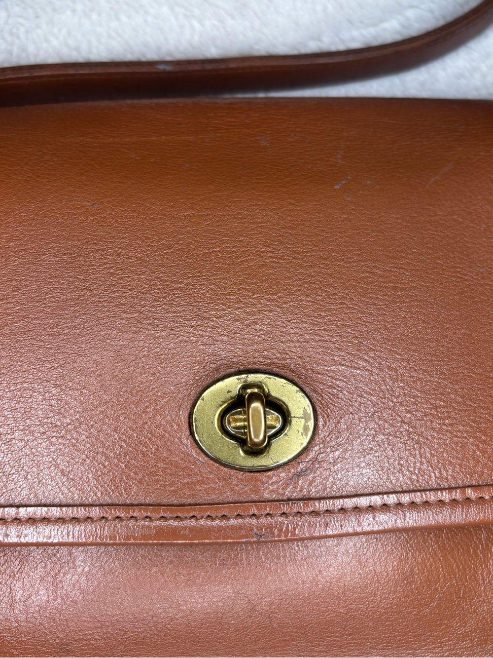 Vintage Coach Brown Leather Turnlock Crossbody Bag Made In United States - Picture 2 of 16